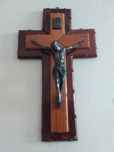 Crocefisso doppio strato di - su,